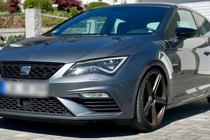 Seat Leon 112.500 km 16.690 &euro; Ehringshausen 35630