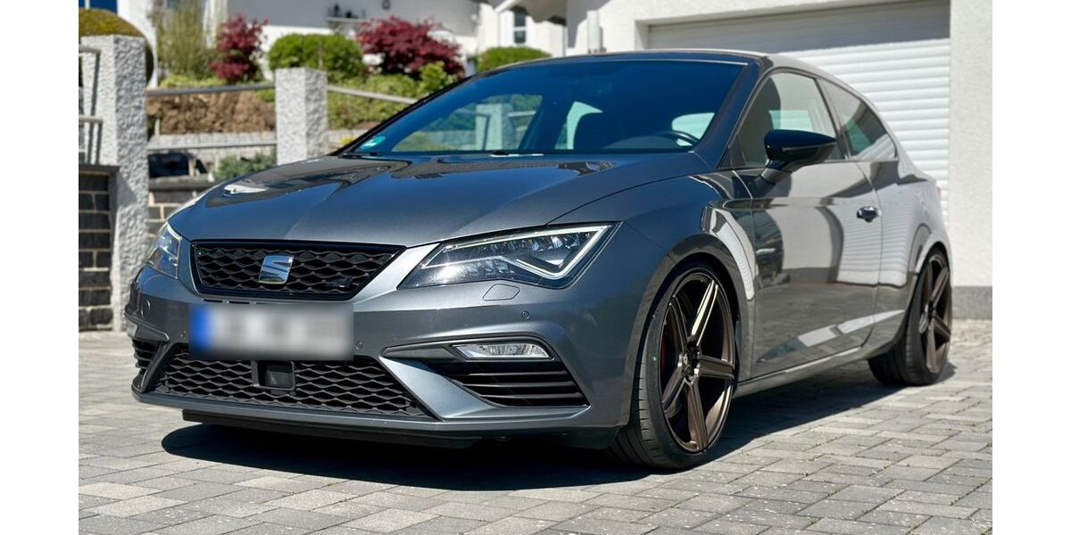 Seat Leon 112.500 km 16.690 &euro; Ehringshausen 35630