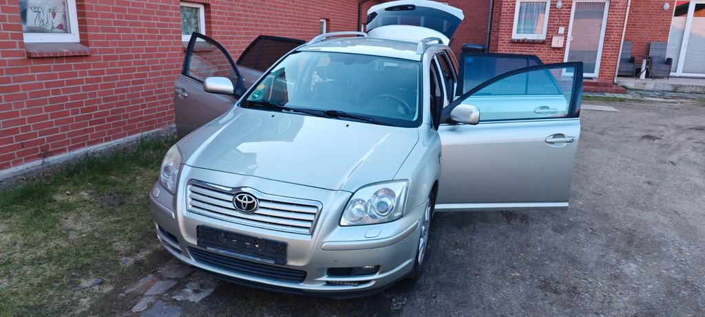 Toyota Avensis 482.000 km 1.100 &euro; Nienburg 31582