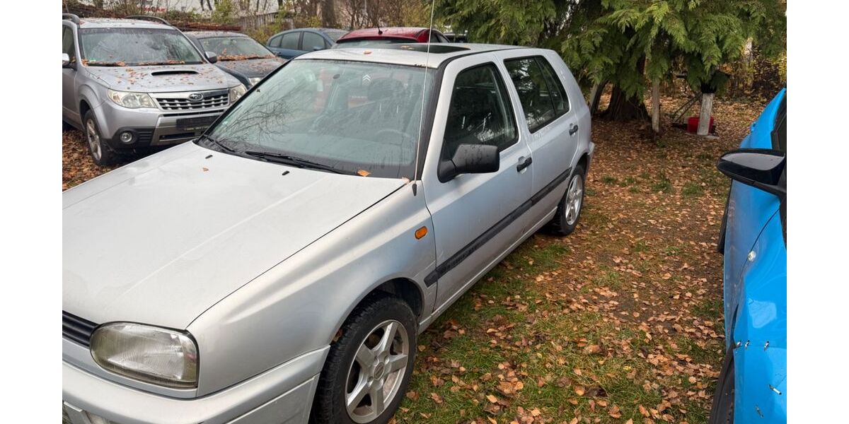 VW Golf 73.000 km 777 &euro; Markt Schwaben 85570