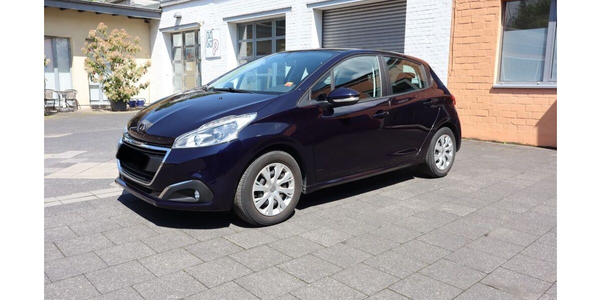 Peugeot 208 68.500 km 6.299 &euro; Düsseldorf 40221