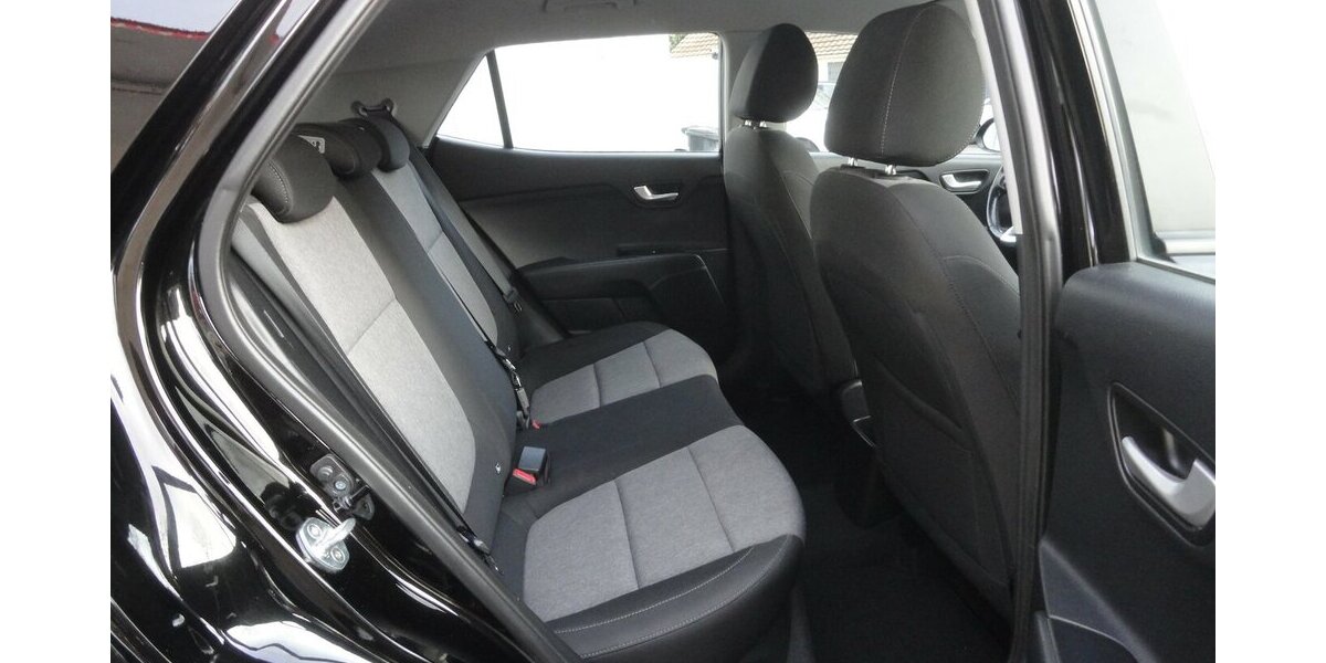 Kia Stonic 1,2 Edition7- Klima SHZ PDC Alu 33Tk,1 Hd 33.000 km 13.777 &euro; Neuss 41462