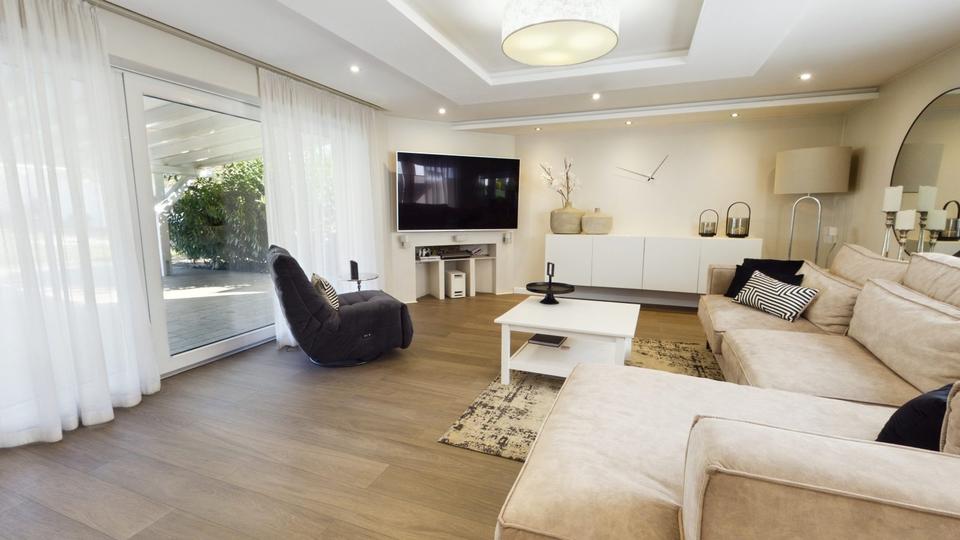 Einfamilienhaus Holzminden - 9 Zimmer, 230 m&sup2;, 2.700&euro; | Angebot:26253737