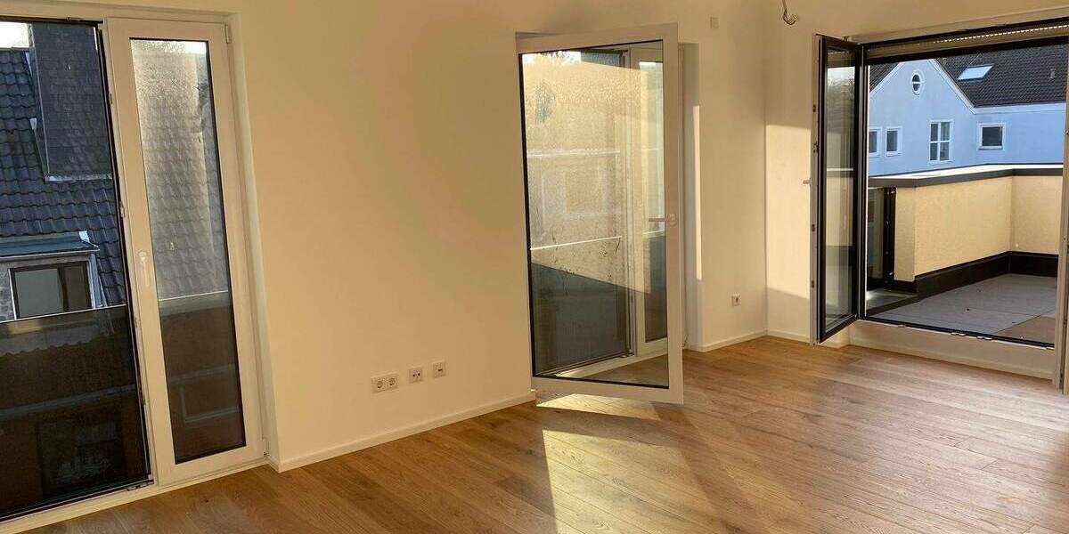 Wunderschöne Maisonette-Whg. in Alt-Junkersdorf mit Loggia - Anfragen per E-Mail - 4 zimmer