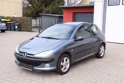 Peugeot 206 125.300 km 2.700 &euro; Velbert 42549