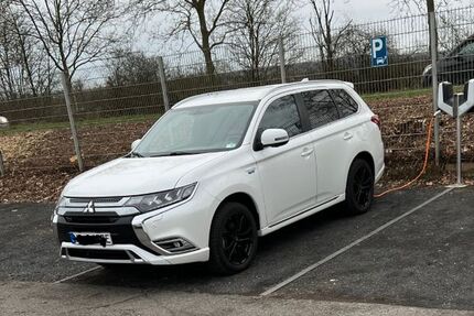 Mitsubishi Plug-in Hybrid Outlander