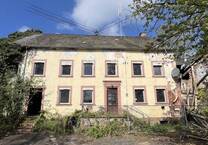 **Historisches Herrenhaus mit vielseitigen Nutzungsmöglichkeiten**