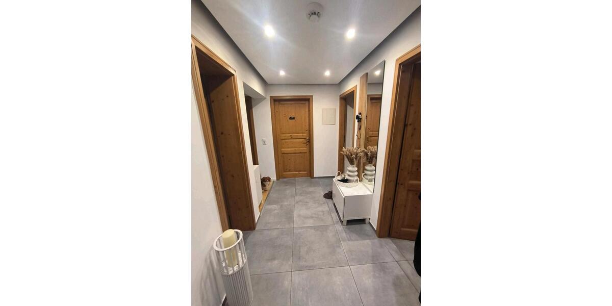 Erdgeschoßwohnung Sachsenheim - 4.5 Zimmer, 88 m&sup2;, 429.000&euro; | Angebot:25561101