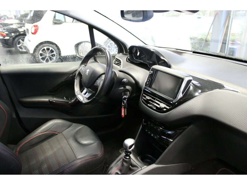Peugeot 208 Blue-HDi 120 Allure GT Line 133.075 km 8.480 € Euskirchen 53881