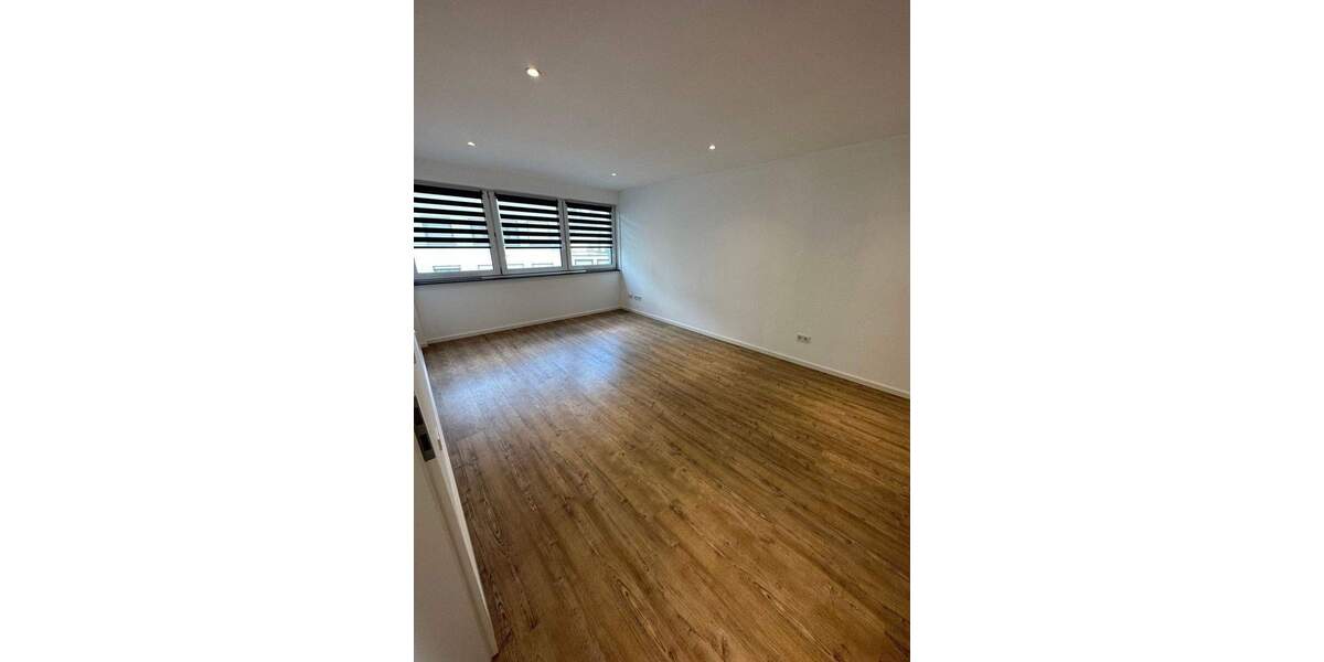 Etagenwohnung Trier Innenstadt - 2 Zimmer, 97 m&sup2;, 1.330&euro; | Angebot:26274487