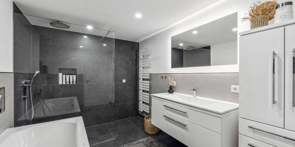 Doppelhaushälfte Neutrebbin - 6 Zimmer, 194 m&sup2;, 349.000&euro; | Angebot:25713922