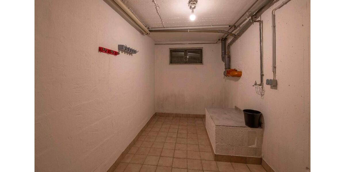 Doppelhaushälfte Röttingen - 7 Zimmer, 230 m&sup2;, 448.000&euro; | Angebot:26765969