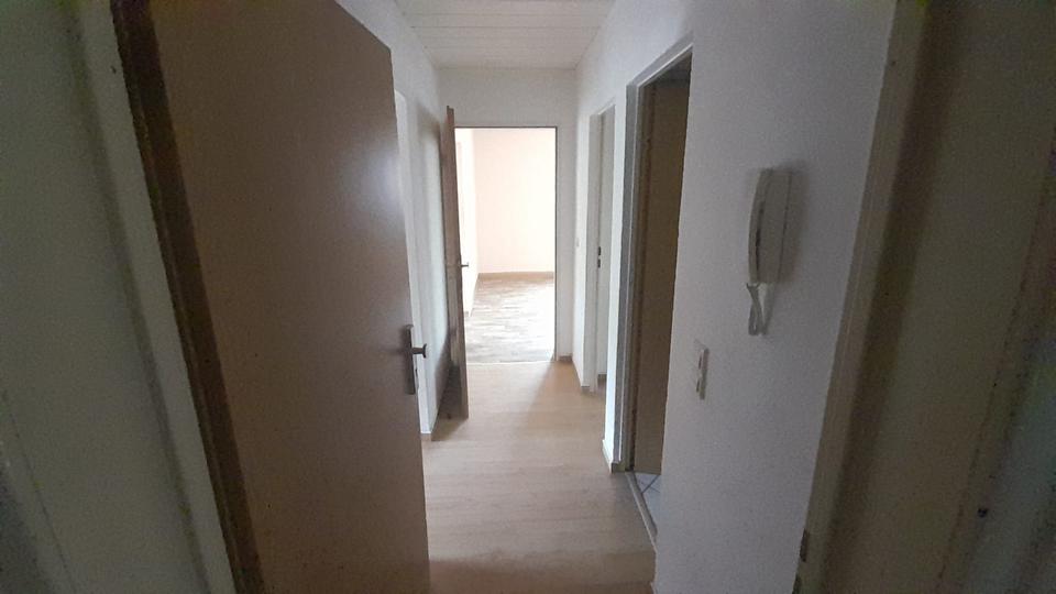 Etagenwohnung Lichtenstein (Sachsen) - 3 Zimmer, 48 m&sup2;, 270&euro; | Angebot:24976463