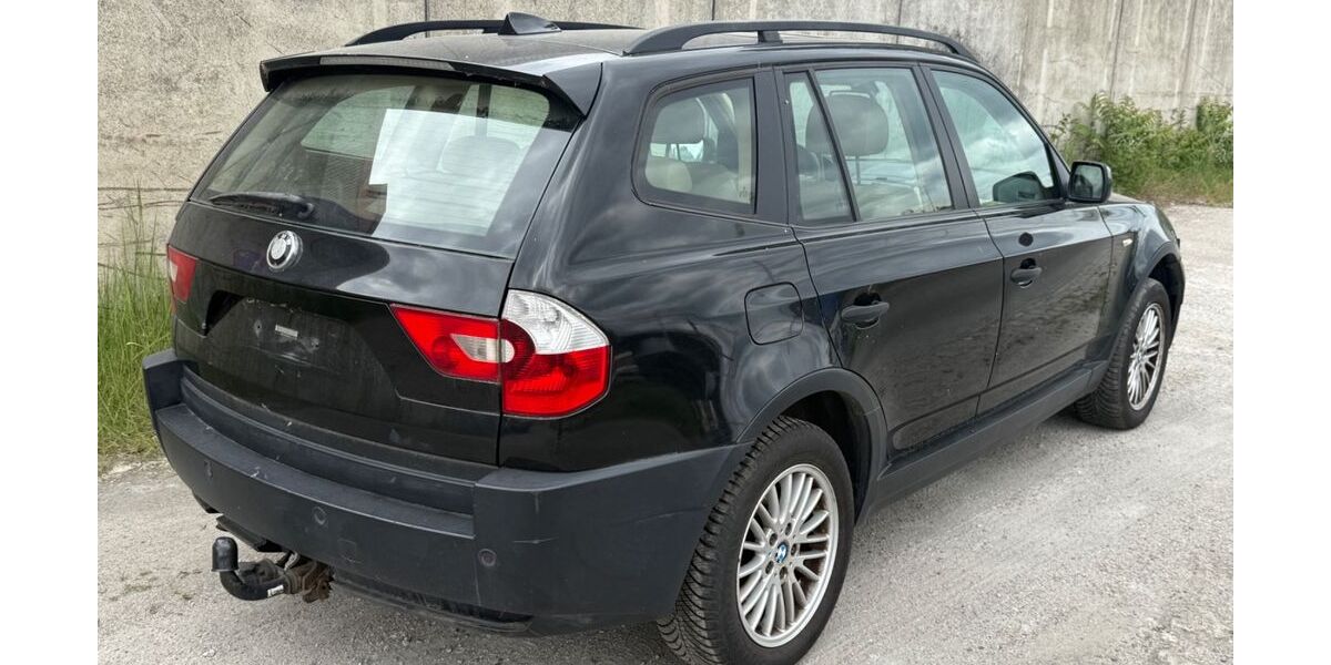 BMW X3 290.000 km 1.999 &euro; Berlin 13585