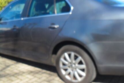 VW Jetta 177.000 km 2.299 &euro; Uetze OT Dollbergen 31311