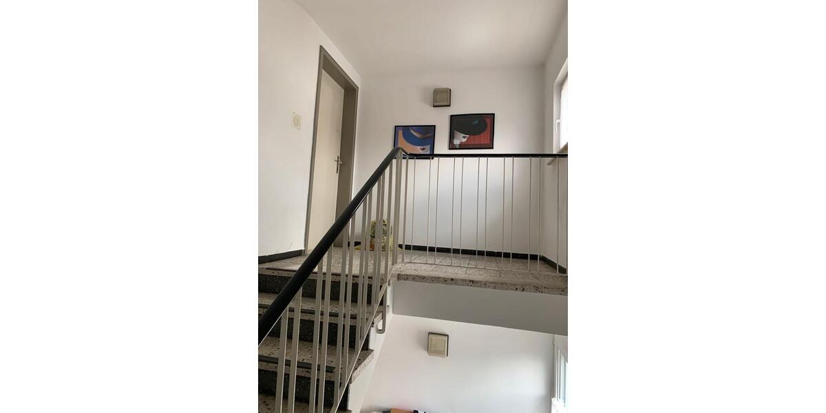 Mehrfamilienhaus, Wohnhaus Zimmern ob Rottweil - 12 Zimmer, 162 m&sup2;, 410.000&euro; | Angebot:27110095