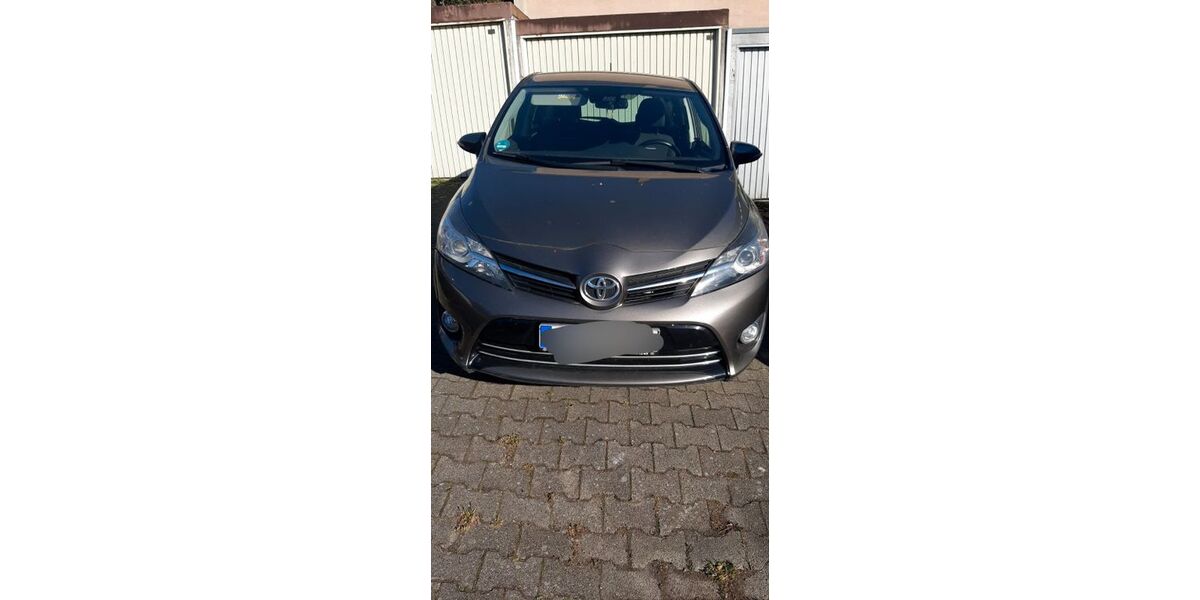 Toyota Verso 80.000 km 9.499 &euro; Bretten 75015