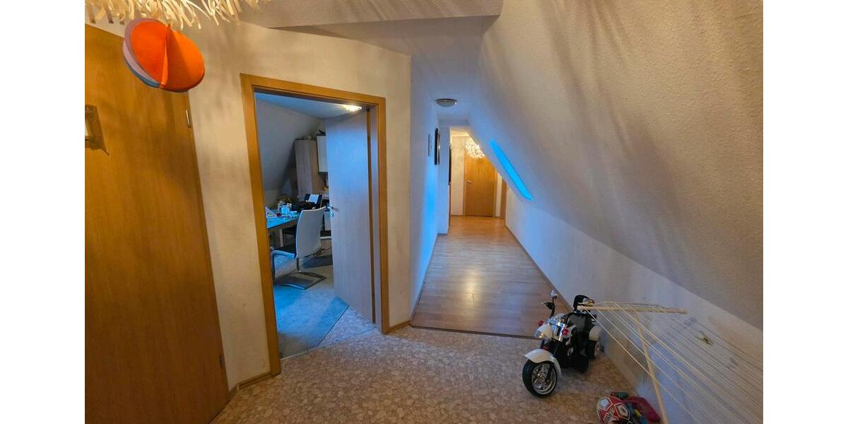 Dachgeschoßwohnung Nordenham - 3 Zimmer, 78 m&sup2;, 975&euro; | Angebot:26227784
