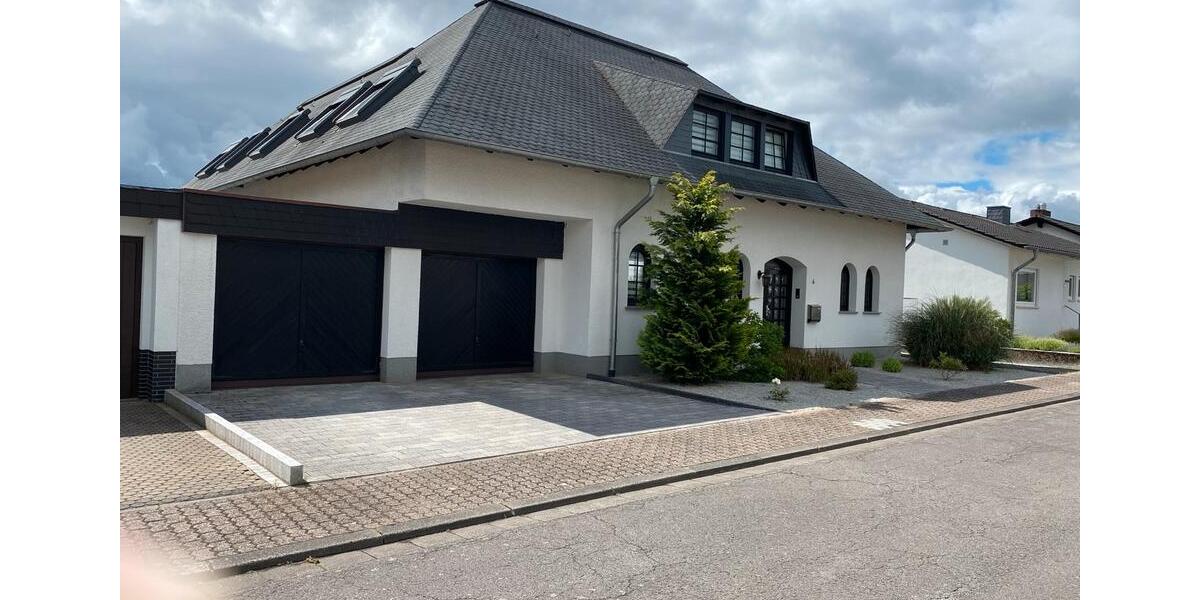 Villa Schwalbach - 8 Zimmer, 396 m&sup2;, 550.000&euro; | Angebot:27120414