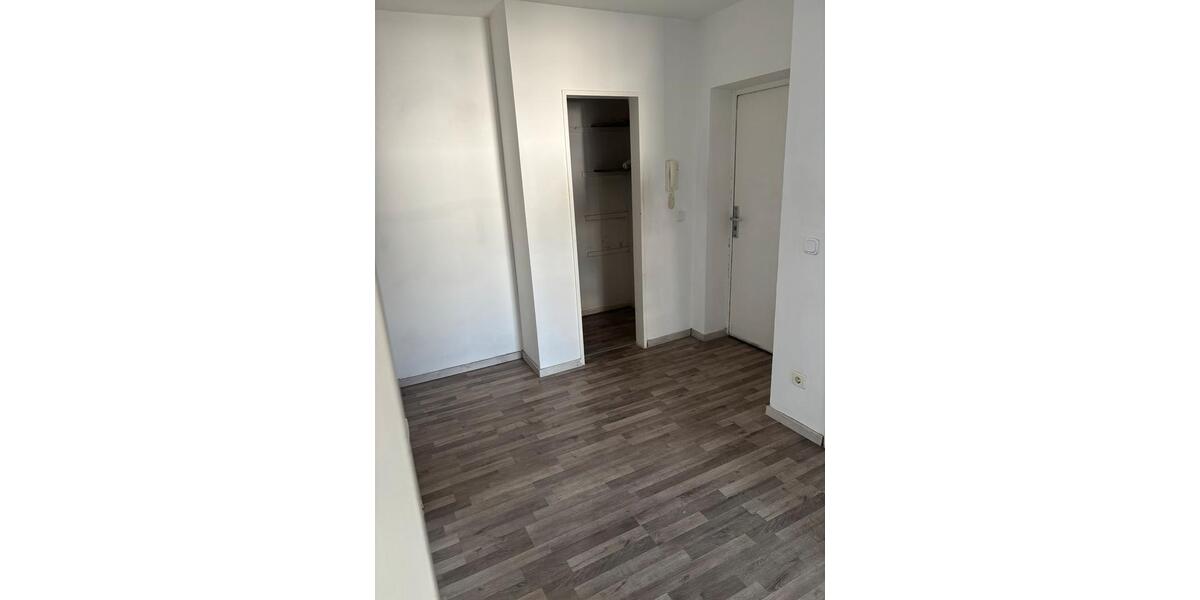 Hochparterre Bergneustadt - 2 Zimmer, 62 m&sup2;, 98.000&euro; | Angebot:26946323
