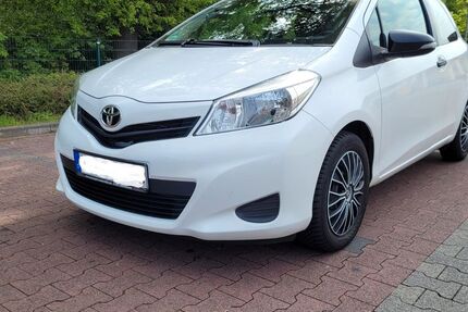 Toyota Yaris 148.600 km 4.000 &euro; Kelsterbach 65451