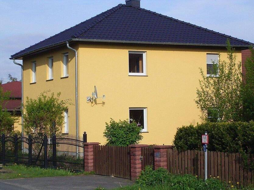moderner Stadthausnebau mit Wärmepumpe, Garage, in Taucha