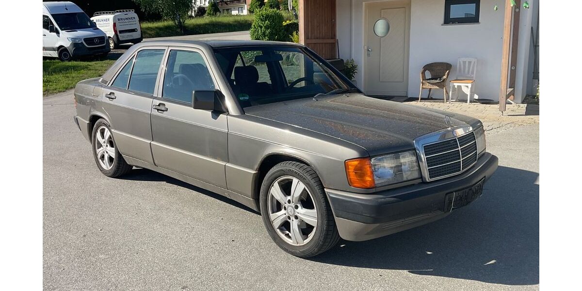 Mercedes-Benz 190 99.000 km 3.456 &euro; Langdorf 94264
