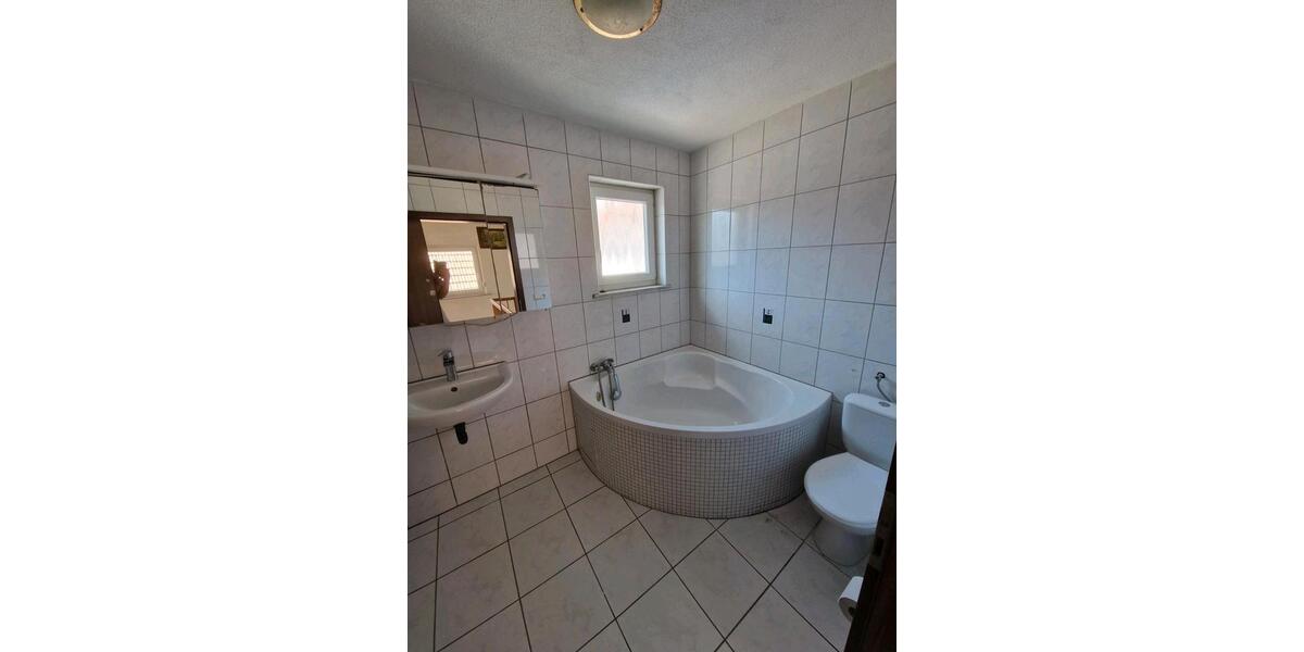 Einfamilienhaus Edenkoben - 5 Zimmer, 145 m&sup2;, 1.550&euro; | Angebot:26230927