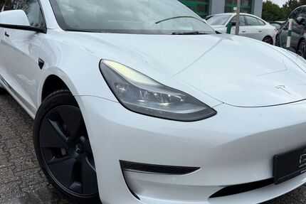 Tesla Model 3 40.970 km 29.949 &euro; Mönchengladbach 41069