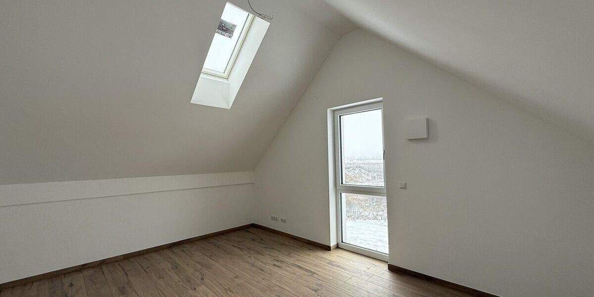 Einfamilienhaus Köfering - 4 Zimmer, 150 m&sup2;, 2.100&euro; | Angebot:25702670