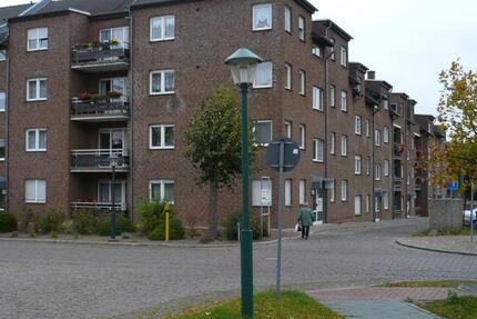 schöne 2-Raum Whg. in Demmin in ruhiger schöner Wohnanlage zimmer