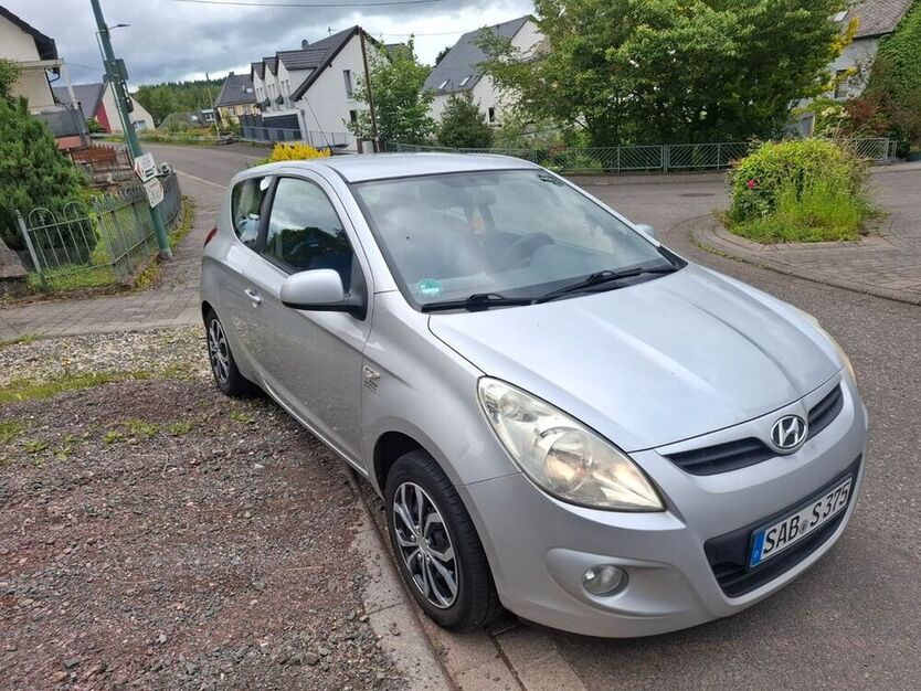 i20