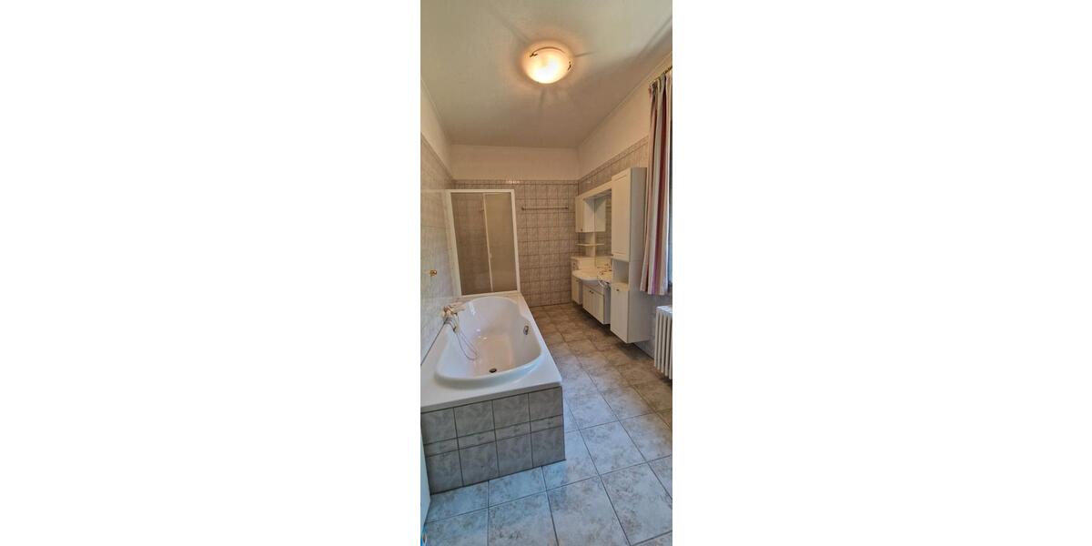 Einfamilienhaus Engen - 9 Zimmer, 250 m&sup2;, 599.900&euro; | Angebot:27070358