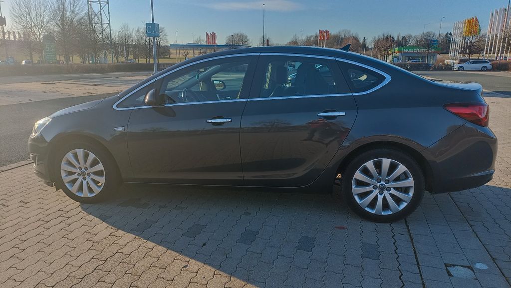 Opel Astra 136.000 km 7.000 &euro; Plauen 08527