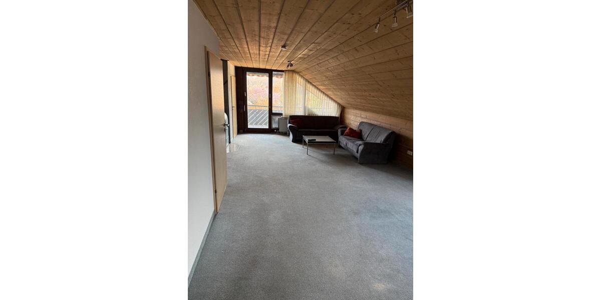 Dachgeschoßwohnung Bretzfeld - 2.5 Zimmer, 80 m&sup2;, 790&euro; | Angebot:25940709