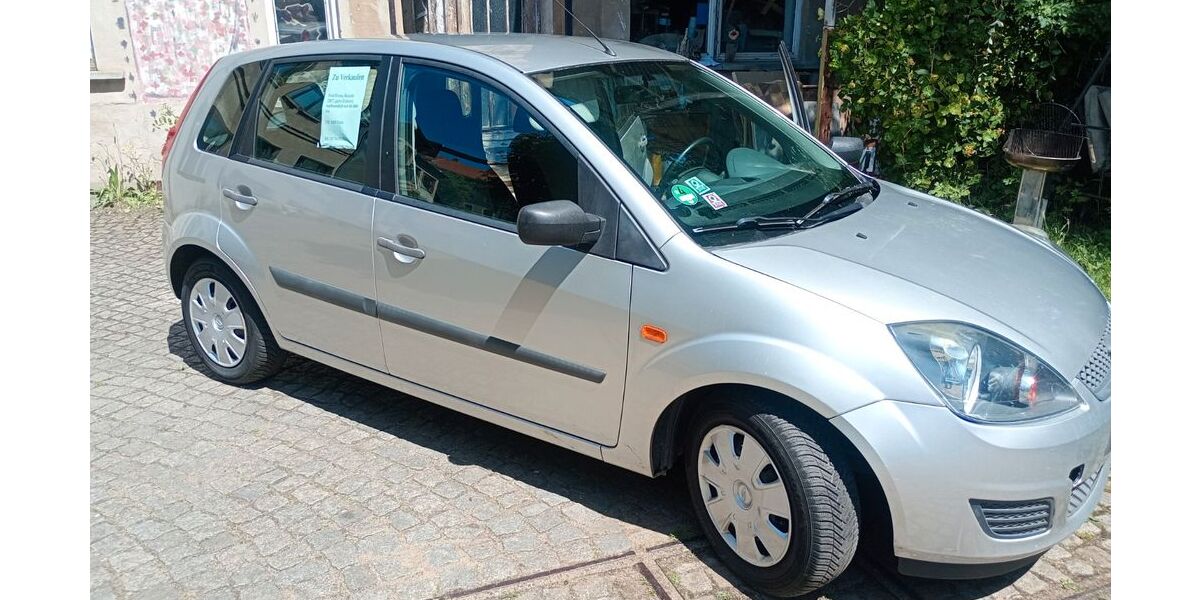 Ford Fiesta 89.000 km 2.890 &euro; Dresden 01097