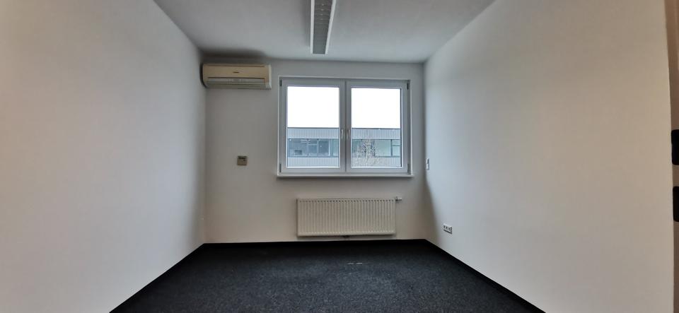 Geschäftsräume 261 m² im Ärztehaus mit 8 eigenen Parkplätzen WT zimmer