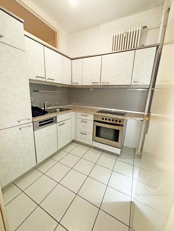 PRAKTISCHE HOCHPARTERRE-WOHNUNG MIT GROSSEM BALKON IM BEGEHRTEN BAYERISCHEN VIERTEL! 2 zimmer