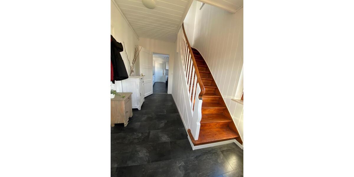 Dachgeschoßwohnung Wesselburen - 3 Zimmer, 70 m&sup2;, 870&euro; | Angebot:25367906