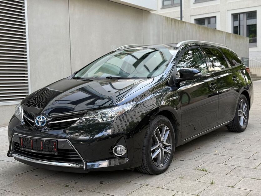 Toyota Auris 109.000 km 12.500 € München 80639