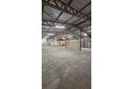 Lagerhalle 376 m² mit Rampe – trocken, ebener Zugang über Rolltor zimmer