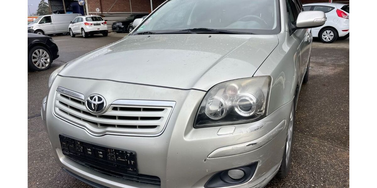 Toyota Avensis 206.000 km 1.699 &euro; Herbolzheim 79336