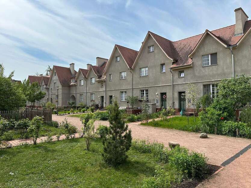 Haus zum Mieten in Berlin 900 € 71 m²