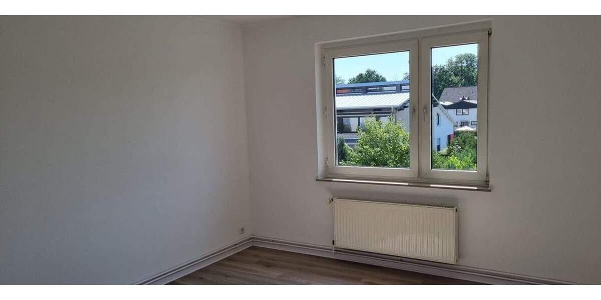 Etagenwohnung Lage - 3 Zimmer, 64 m&sup2;, 595&euro; | Angebot:24909775