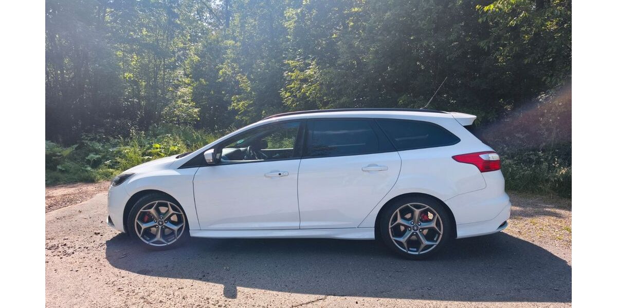 Ford Focus 161.000 km 9.500 &euro; Wiehl 51674