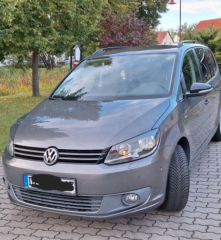 VW Touran 73.800 km 12.900 € Taucha 04425