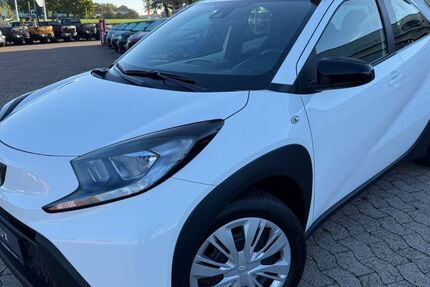 Toyota Aygo (X) 5.850 km 14.990 &euro; Hildesheim 31137