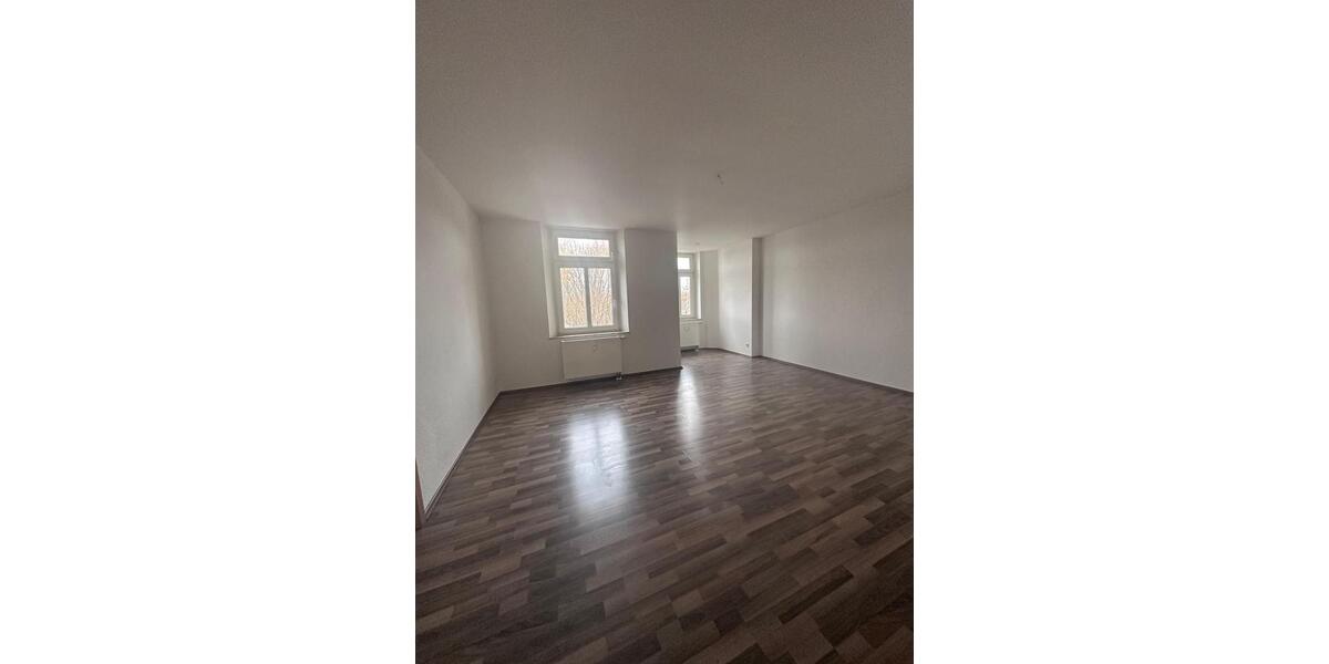 Etagenwohnung Glauchau - 2 Zimmer, 61 m&sup2;, 335&euro; | Angebot:26676961