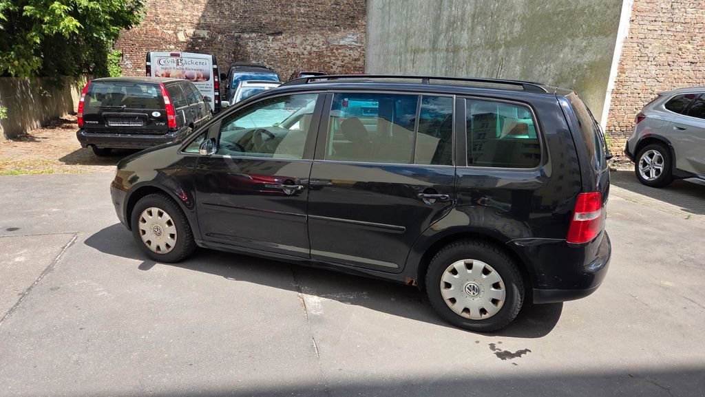 VW Touran 360.547 km 1.490 &euro; Berlin 10585
