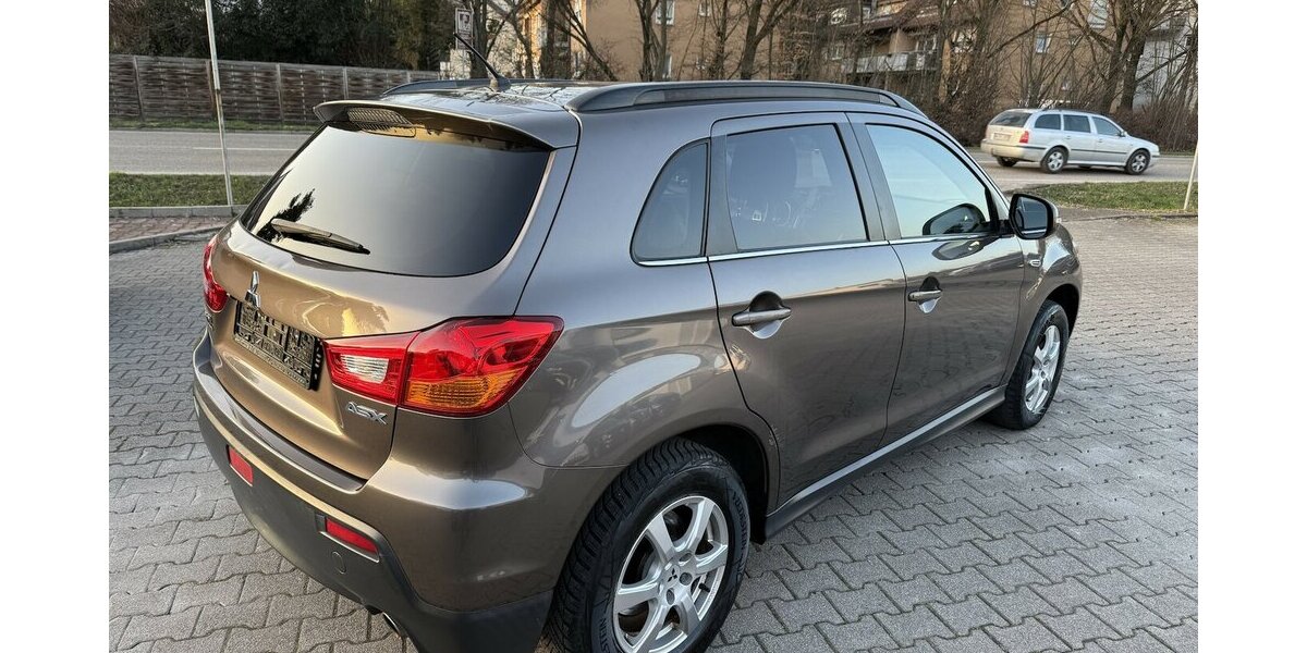 Mitsubishi ASX 4WD 1.8 DID Instyle*Leder,Navi,Xenon* 143.500 km 6.750 &euro; Schorndorf 73614